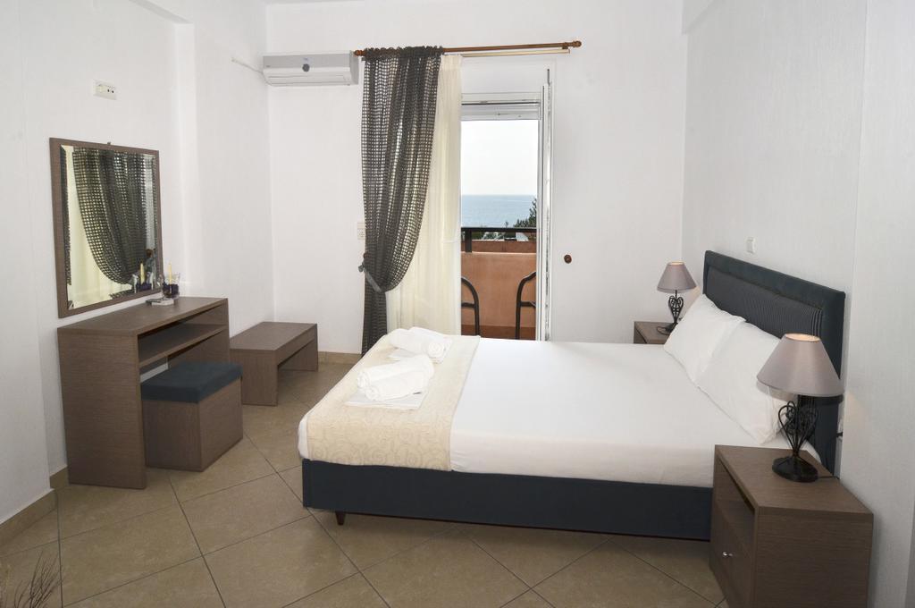 Inanthi Apartment Potos Ngoại thất bức ảnh