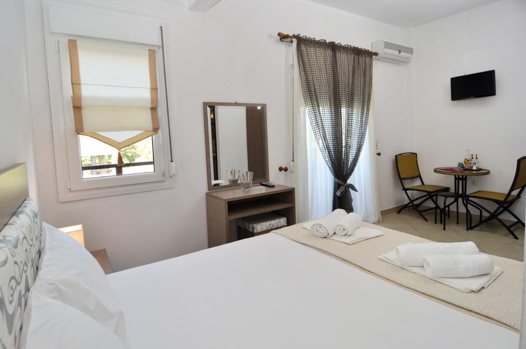 Inanthi Apartment Potos Ngoại thất bức ảnh