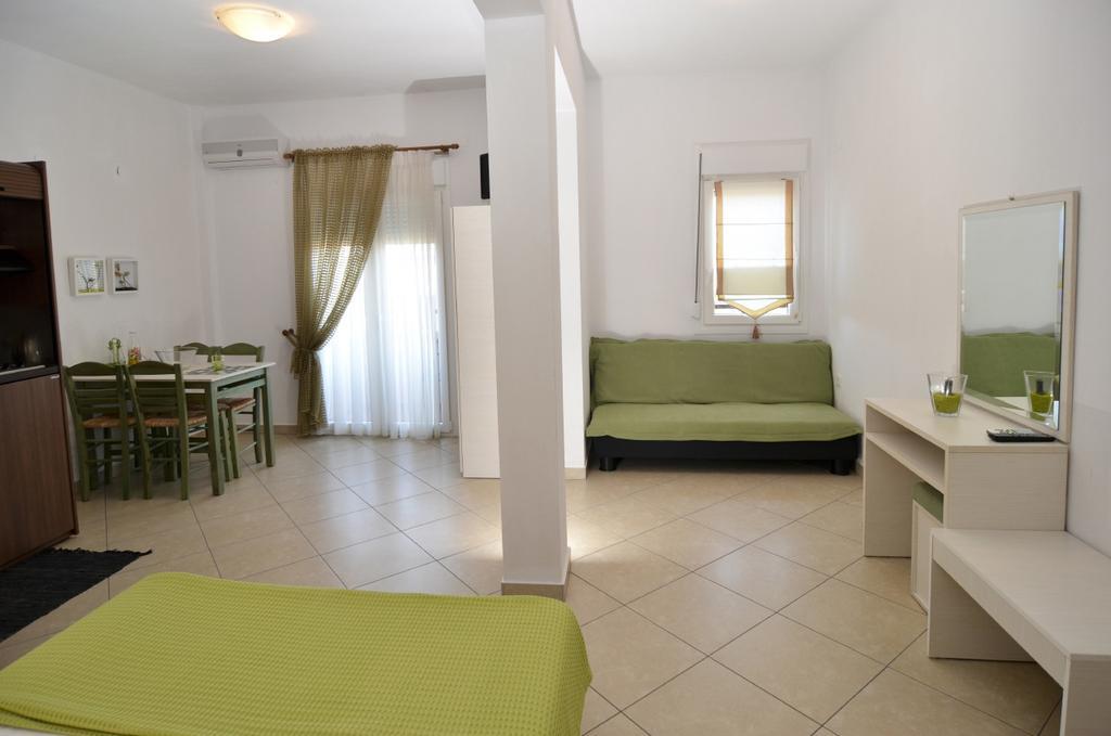 Inanthi Apartment Potos Ngoại thất bức ảnh